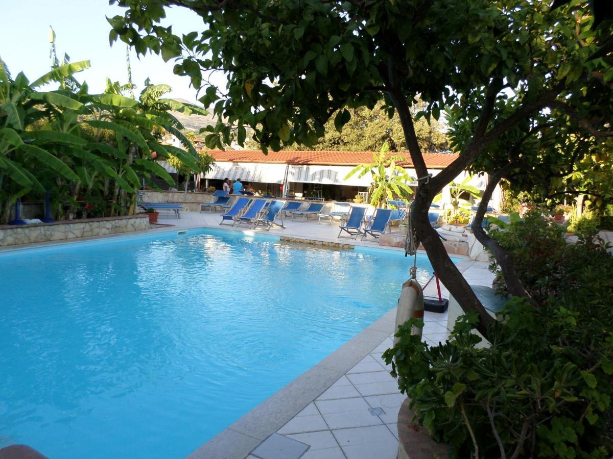 Villaggio Romaniello マリーナ・ディ・カメロータ エクステリア 写真