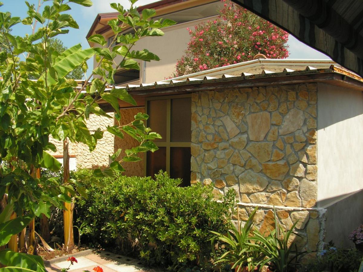 Villaggio Romaniello マリーナ・ディ・カメロータ エクステリア 写真
